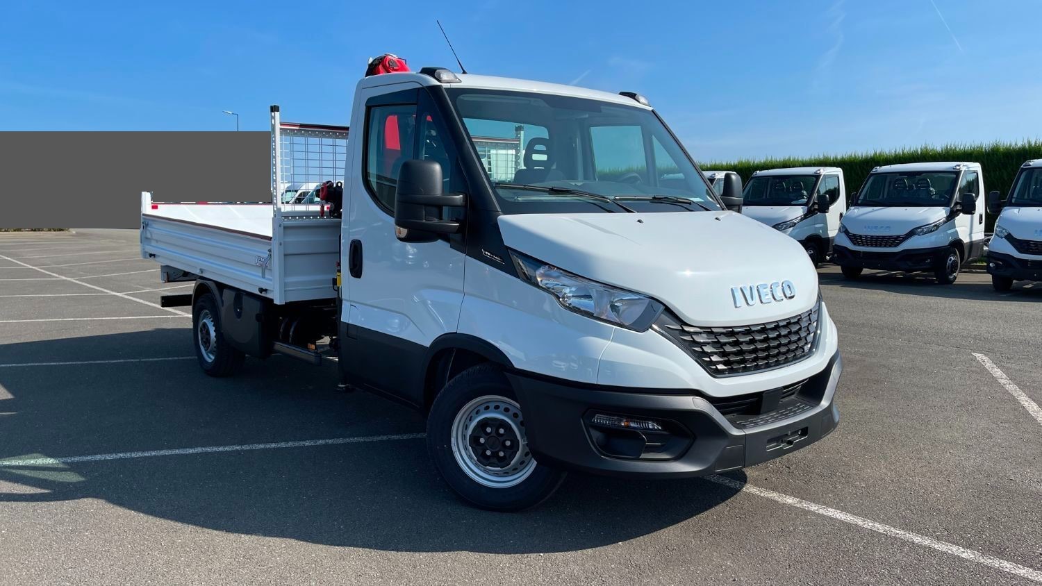IVECO DAILY 35S14H BENNE+GRUE PK 3400 2.3L 136 CH BVM6 1 051 € HT/MOIS